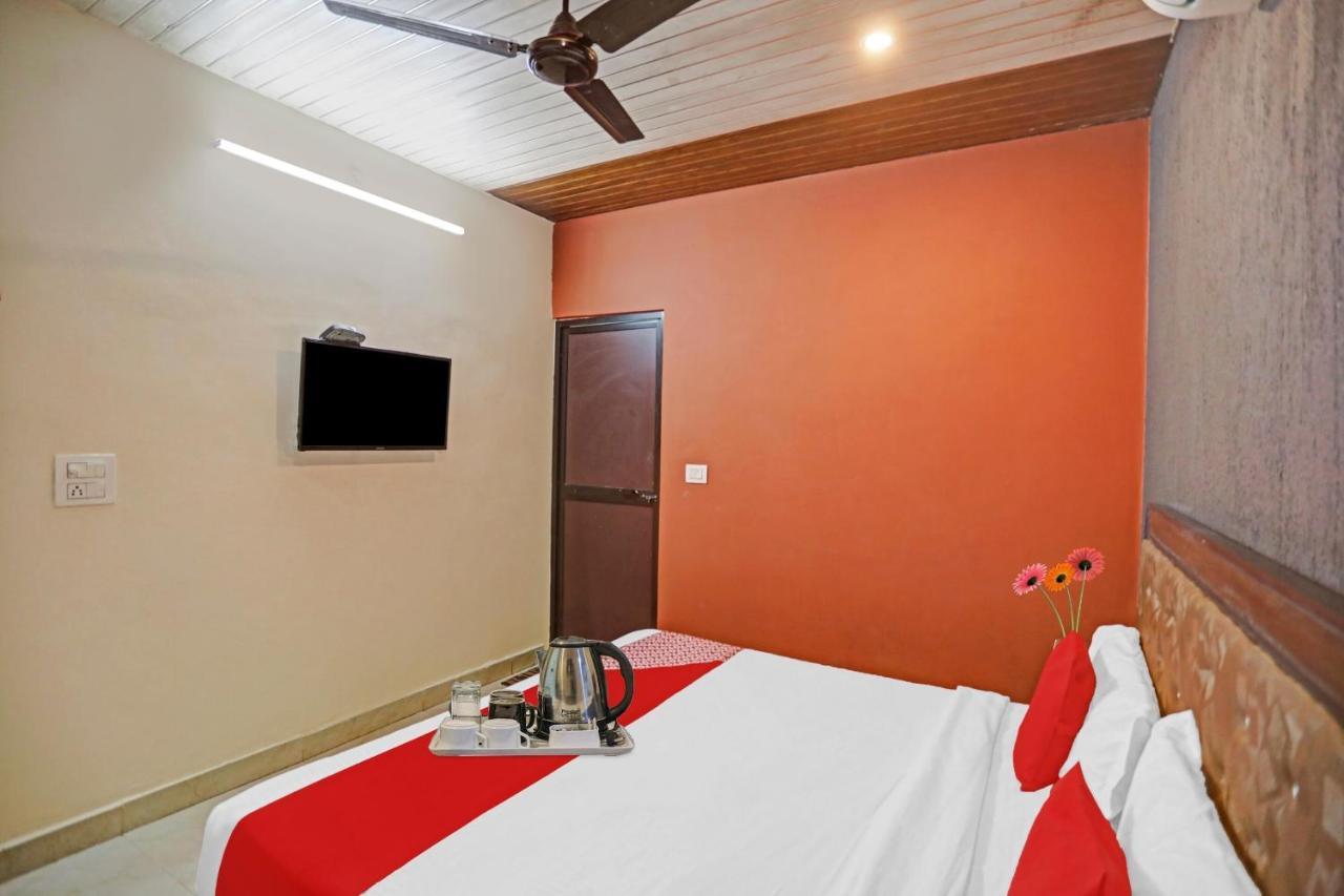 Oyo Signature View Near Akshardham Hotel 3*