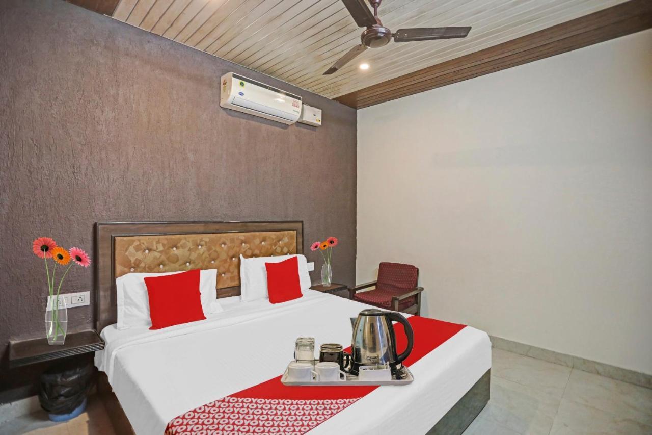 Oyo Signature View Near Akshardham 3*